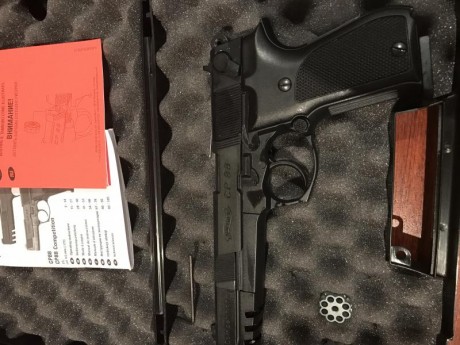 esta maravilla sin estrenar valorada actualmente 256 euros nueva.( la compre en leopard)
Pistola semiautomática 11
