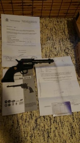 Vendo este precioso revolver Chiappa del Calibre 22 con tambor de 10 balas.
Soy su primer y unico dueño 10
