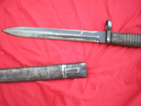 Buenos me quito de tres bayonetas, dos francesas y una turca reafilada
No le veo marcas por ningún sitio 31