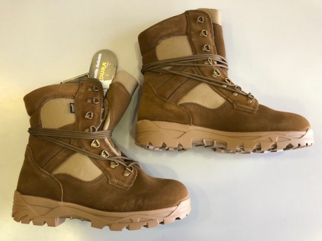 Vendo Botas Iturri de goretex, nuevo modelo, talla 44 , modelo más alto de gama, impermeables y ágiles, 01