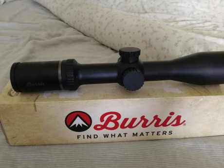 Se vende visor burris fourx de 1,5-6x42 con reticula iluminada. Precio 375 euros. 02