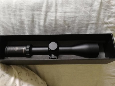 Se vende visor burris fourx de 1,5-6x42 con reticula iluminada. Precio 375 euros. 00