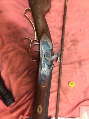 Se vende rifle ardesa del calibre 45, paso 1/20, en buen estado, ha tirado muy poco, con doble disparador 22
