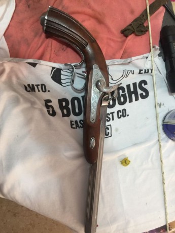 Se vende rifle ardesa del calibre 45, paso 1/20, en buen estado, ha tirado muy poco, con doble disparador 42