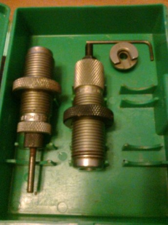 En venta conjunto de dos dies RCBS para el cabre .222 incluye caja, shell holder y llave hexagonal
Precio: 00