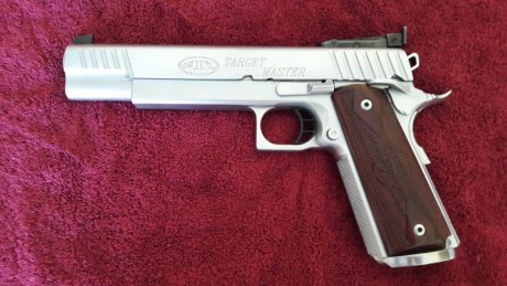 :D Buenas dias ,  vendo esta magnifica pistola para el tiro de precisión.
Todos conocéis sus grandes virtudes 01