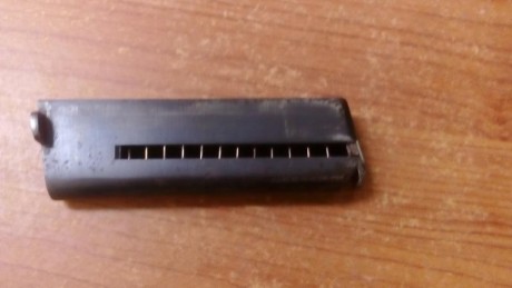 Muy Buenas :
Vendo este cargador para astra 300,  en buen estado , con señales de uso, y  en perfecto 02