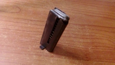 Muy Buenas :
Vendo este cargador para astra 300,  en buen estado , con señales de uso, y  en perfecto 00