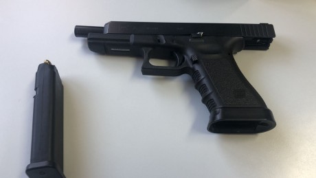 Vendo glock 34 en perfectas condiciones alza milimetrica Lpa solo usada para precisión la vendo para comprar 00