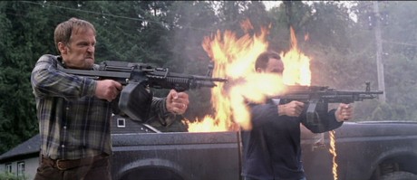 Compañeros,

En vista de las ganas de algunos (Elcafe, Wilcow, Vrakk, etc) por adivinar armas de películas 90