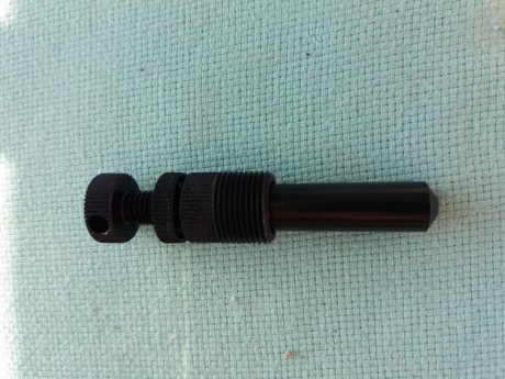 Buenos dias....vendo tornillo de regulacion para kalibr nuevo....sin estrenar....cuesta 44€....lo vendo 00