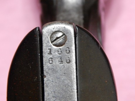 VENDO este Revolver Colt Single Action Army de 4'3/4 pulgadas en calibre 38-40. Se trata de una auténtica 10