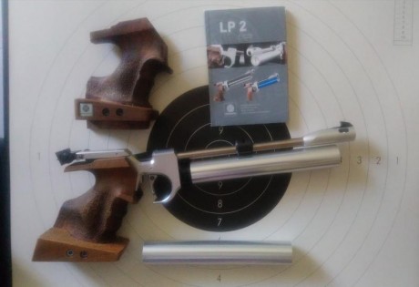 Vendo pistola Steyr Lp2 impecable. Dos empuñaduras, una XS y otra Morini talla M. Dos botellas con caducidad 10