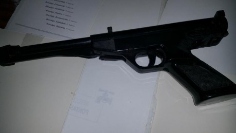 Vendo o cambio por carabina gamo  5.5mm vieja . Pistola gamo falcon calibre 4.5mm  funciona solo tiene 00