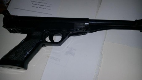 Vendo o cambio por carabina gamo  5.5mm vieja . Pistola gamo falcon calibre 4.5mm  funciona solo tiene 10