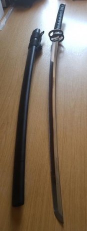   Hola compañer@s!

Por necesidad económica pongo en venta en Madrid mi mejor arma blanca: Katana Miyamoto 32