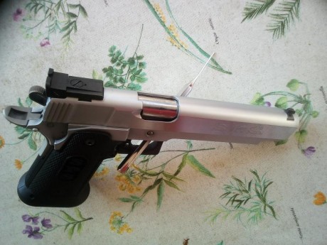 Buenos días queridos,

Saco a la venta una maravilla de arma. Una de las mejores pistolas de 9mm fabricadas: 02