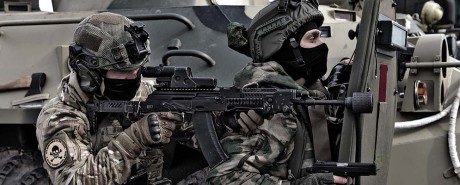 En mi opinio el AKM mas conocido por AK-47, aunque el AKM es la version mas moderna del AK-47, es para 171