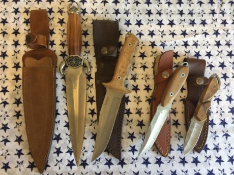 Hola, ha llegado a nuestras manos una colección de cuchillos. Nosotros los desconocemos por completo, 12