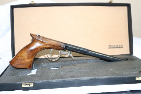 -Vendo Underhammer de ARDESA, calibre 40, muy poco usada
-Magnifica precisión
-Precio 490 €, con portes 01