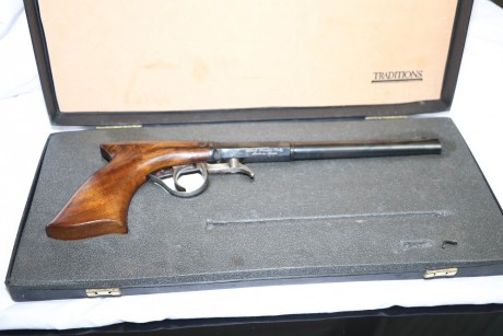 -Vendo Underhammer de ARDESA, calibre 40, muy poco usada
-Magnifica precisión
-Precio 490 €, con portes 00