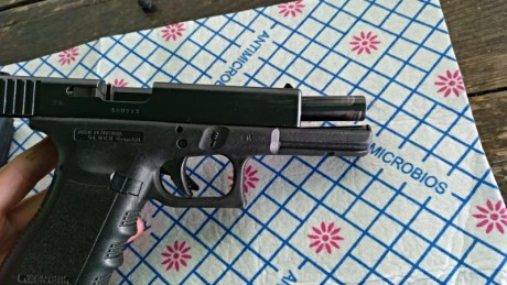 Lo dicho, un amigo mio me pide que ponga a la venta su arma, una Glock 17 de 3º generación.

El arma apenas 00