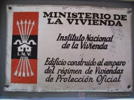 https://www.diariobahiadecadiz.com/noticias/cadiz/la-justicia-no-ve-ilegal-la-medalla-de-oro-concedida-a-la-patrona-de-cadiz-europa-laica-tacha-de-insulto-a-la-inteligencia-la-sentencia/

Aunque 90