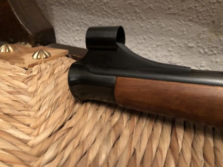 Rifle prácticamente nuevo. Impecable. Bases Appel.
Vendo por no usar. 700 euros.
Interesados contactar 00