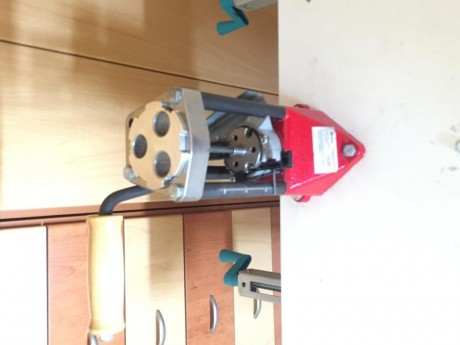 Se vende maquina de recarga por no usarse. Menos de 1 año. Está en perfectas condiciones y tiene unas 32