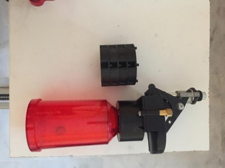 Se vende maquina de recarga por no usarse. Menos de 1 año. Está en perfectas condiciones y tiene unas 41