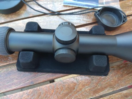 Vendo visor Nikko Stirling Diamond. 3-12x56 con la retícula ilumninada. Se ilumina un punto en el centro. 11