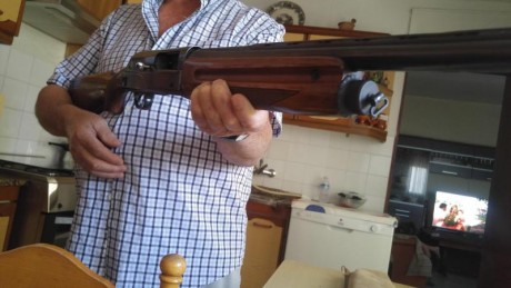 Vendo escopeta breda fabricada en Italia, es de segunda mano, pero se ha utilizado bastante poco. La ubicación 00