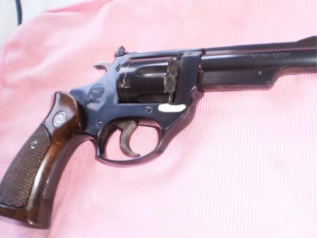  Revolver de reconocido prestigio,el Astra Cadix del calibre 32 de 4 pulgadas,ha disparado muy poco,está 11