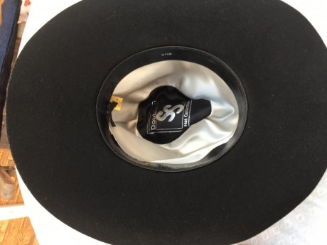 Vendo mi sombrero tipo GUS de la marca DOUBLE SS. Talla M, 7 de USA. 70 euros portes incluidos IMG_2200.JPG 00