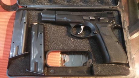 Hola foreros. vendo mi cz 75 por dejar éste deporte. la vendo en 100 euros por que no quiero regateos 02