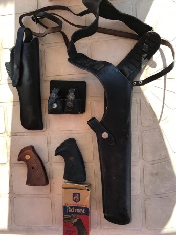 Hola compañeros.
Un amigo mio deja su actividad deportiva en el tiro y vende su Colt Python de 6pulgadas 81