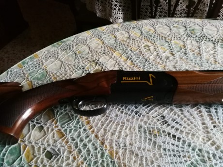 Vendo rizzini V3 trap, arma totalmente nueva solo probada, con la grasa de fabrica, cañon de 76cms, ventilados, 21