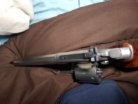 Vendo está hermosa joya de precisión. El arma está en perfecto estado y con du caja original. Se puede 00