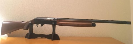 Vendo escopeta  BENELLI MOD. 121  .
Cañón con polichoques, calibre 12/70,con dos boquillas exteriores.
Estado 02