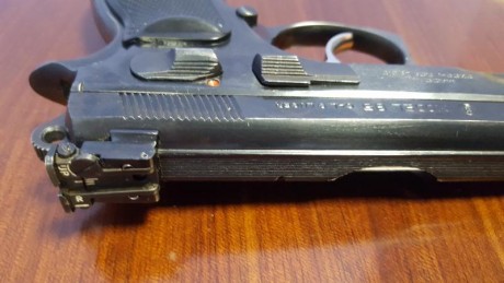 Vendo pistola CZ 9 Pb, Combat en muy buen estado. Dispone de miras regulables y dos cargadores.  Se encuentra 00