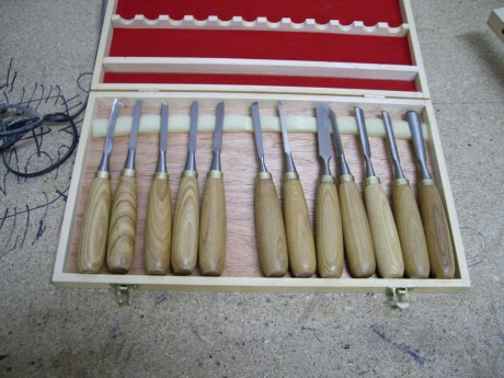 Lo dicho, voy a intentar fabricar dos culatas en serie, seran en madera de nogal americano con barniz 10