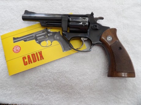 Hola, vendo Revolver Astra Calix del calibre 22 en perfecto estado de conservación, con su caja original.

Solo 01