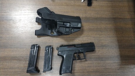 Un compañero vende su HK USP COMPACT en estado original no ha disparado más de 100 disparos, con su maletín, 02