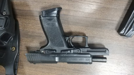 Un compañero vende su HK USP COMPACT en estado original no ha disparado más de 100 disparos, con su maletín, 12