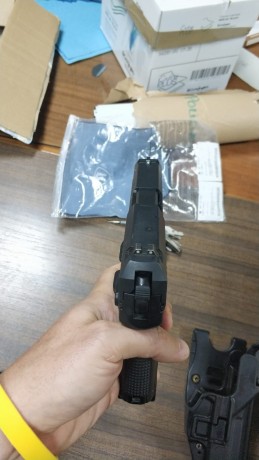 Un compañero vende su HK USP COMPACT en estado original no ha disparado más de 100 disparos, con su maletín, 11