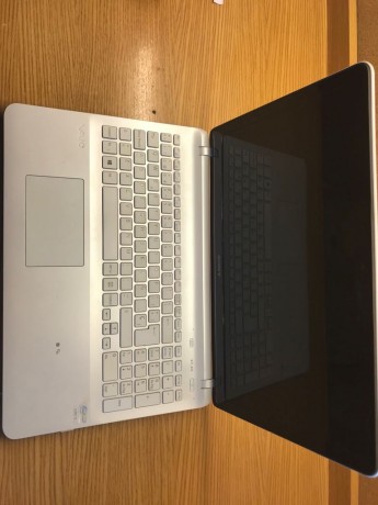 hOLA VENDO UN PORTATIL MARCA SONY VAIO EN PERFECTO ESTADO CON CUATRO AÑOS EN CUANTO PUEDA PONGO FOTOS 11
