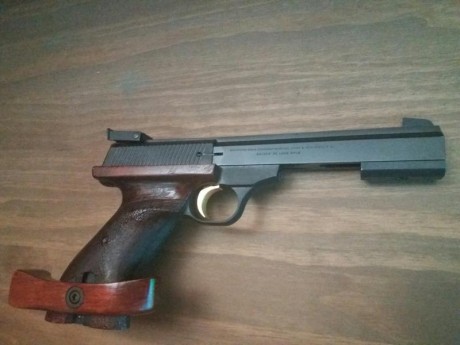 Pongo a la venta pistola FN Browning internacional & Practice calibre 22LR, de reconocida fiabilidad, 01