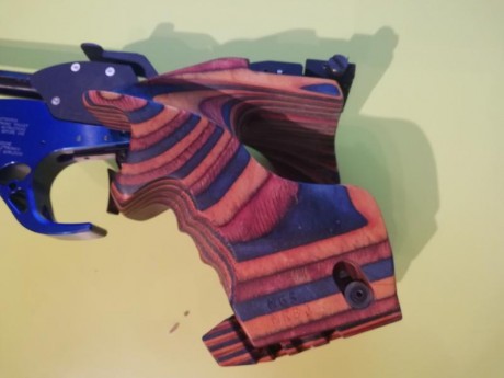 Hola a todos.
Cambio cacha diestra en talla M, para una Match guns MG5 o MG5E por una en talla L.
Alfonso 01