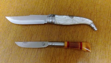 Buenos días.
Vendo este lote de tres excelentes piezas :
- Cuchillo Marttiini, comercializado por Rapala, 02