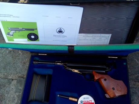 Hola, pongo a la venta estas dos pistolas de 4,5 mm .
La Feinwerkbau lp 65  210 euros y la Zoraki hp 01 10